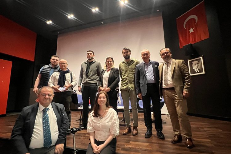 "Küresel Ticarette Devler Arasında: Vergiler, ABD ve Çin"